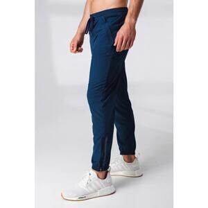 NWOT Vitality Prime Jogger Men’s Size M